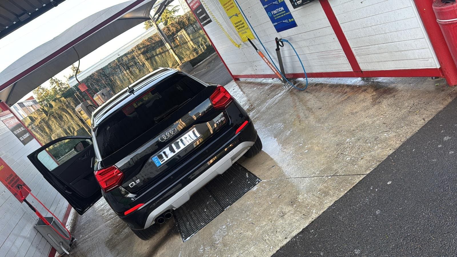 Audi Q2 noir — photo 1